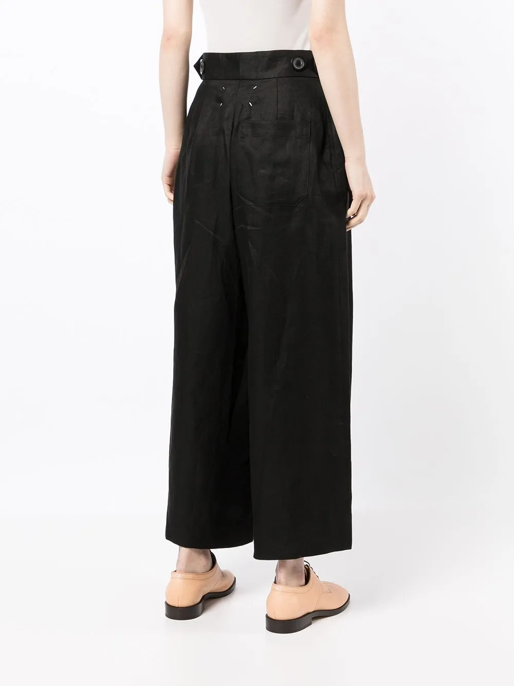 button-fastening waist trousers
