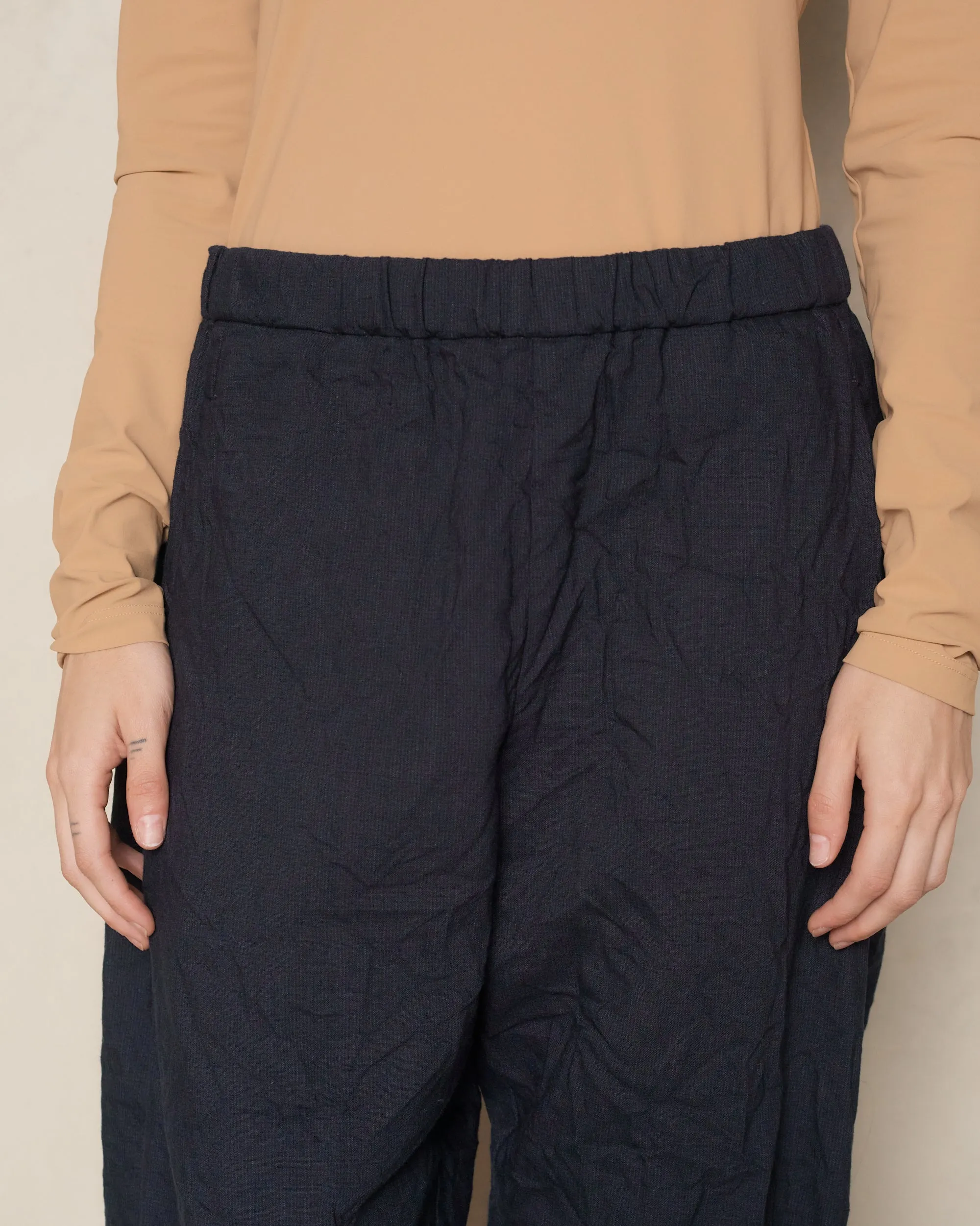 Navy Crinkle Loose Slim Pants